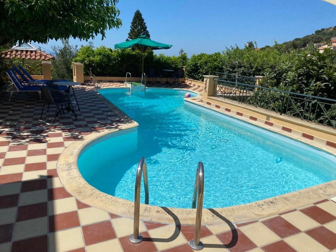 Villa Tzitzifies Kourouklata 외부 사진