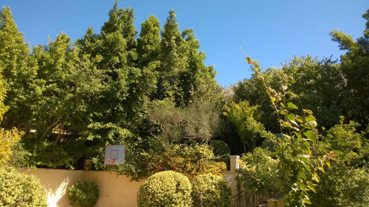 Villa Tzitzifies Kourouklata 외부 사진
