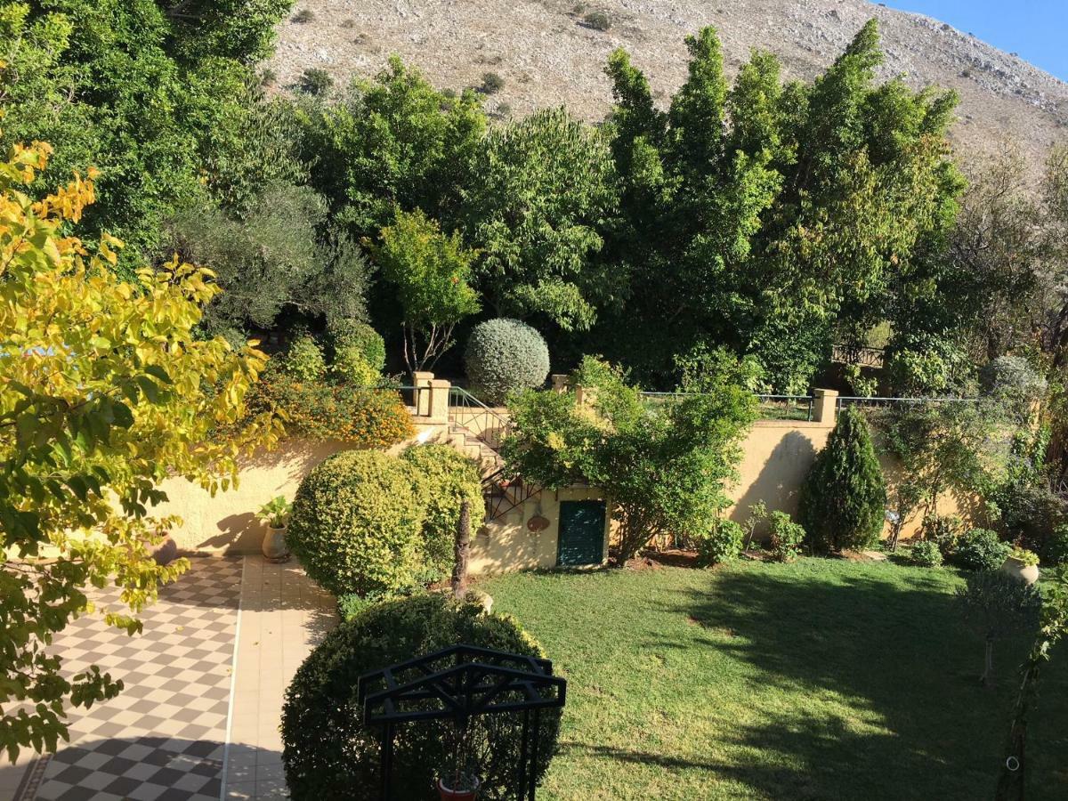 Villa Tzitzifies Kourouklata 외부 사진