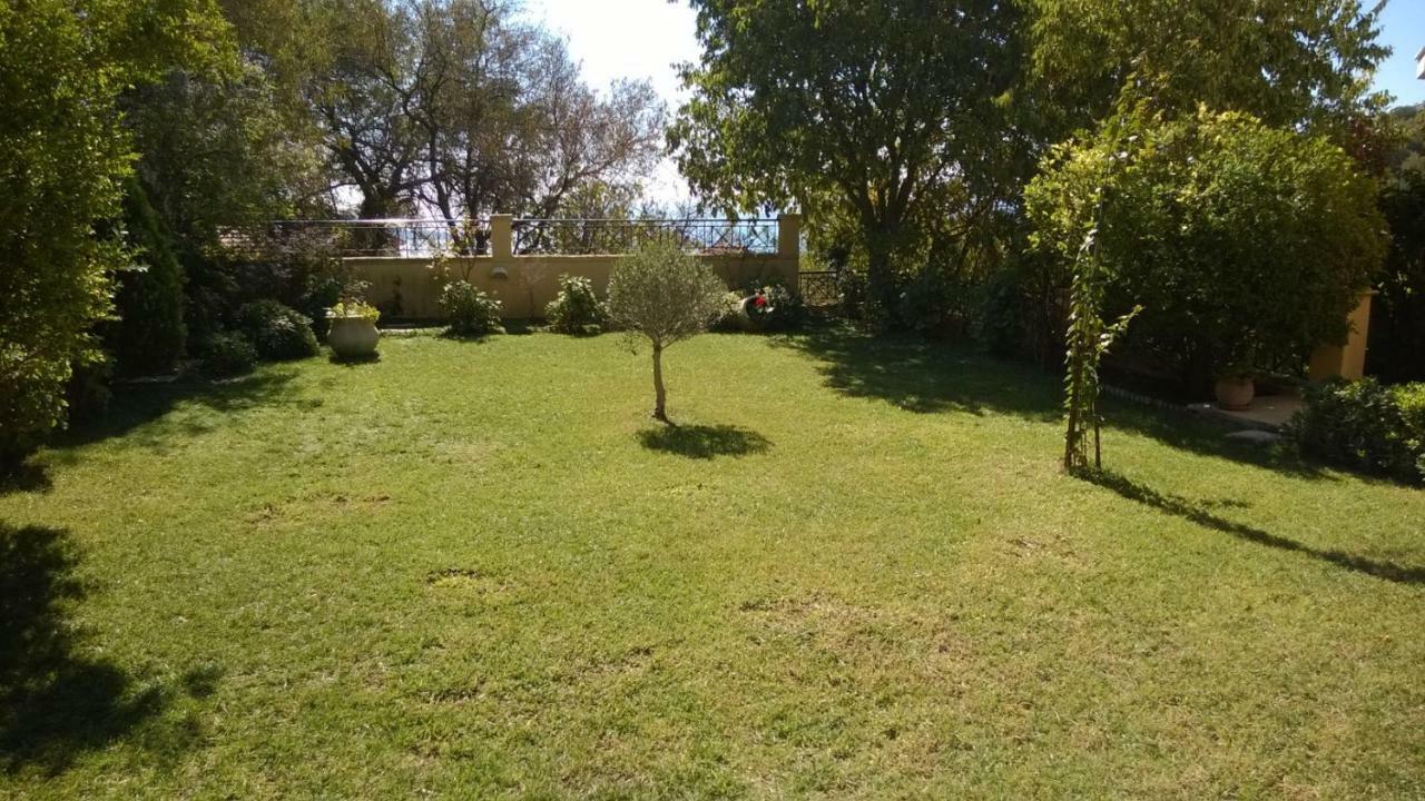 Villa Tzitzifies Kourouklata 외부 사진